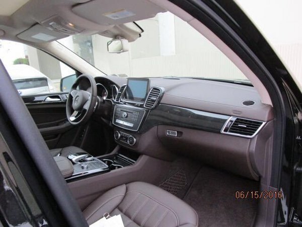 17款奔馳GLS450現(xiàn)車入港 首批優(yōu)惠超值購-圖7