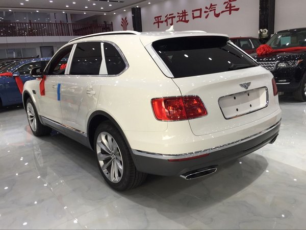 賓利添越現(xiàn)車顏色足 賓利添越低價格行情-圖3