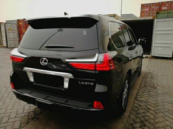 雷克萨斯LX570 天生英雄霸气SUV内外兼修-图4