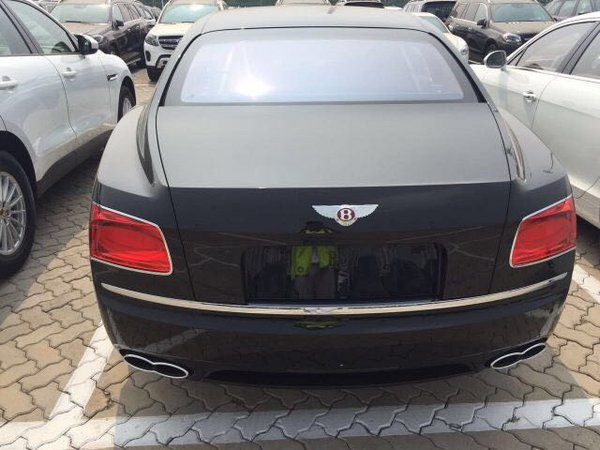 17款宾利飞驰V8S现车 更低排量更低价格-图3