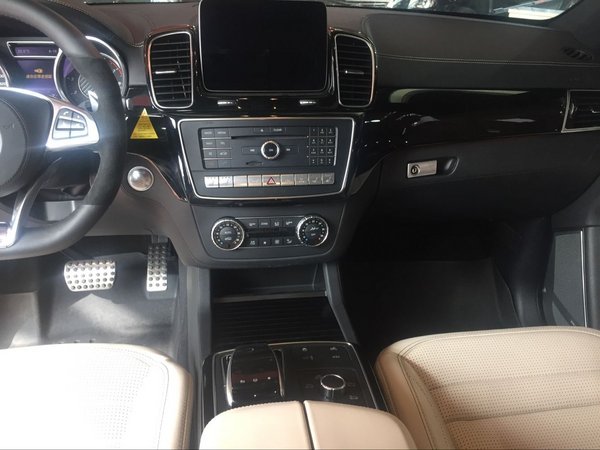 奔驰GLS63高性能SUV 霸气抵港限量特价卖-图6