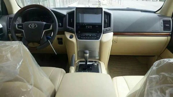 本月下调16款丰田酷路泽4000 狂野V6登场-图4