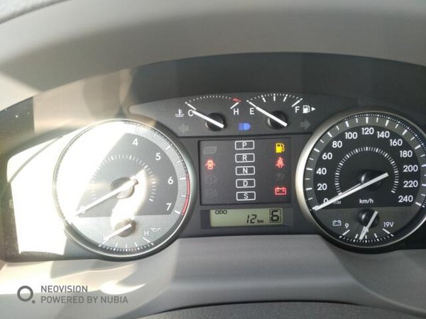 18款丰田酷路泽4.0L排量 改款升级闪瞎眼-图4