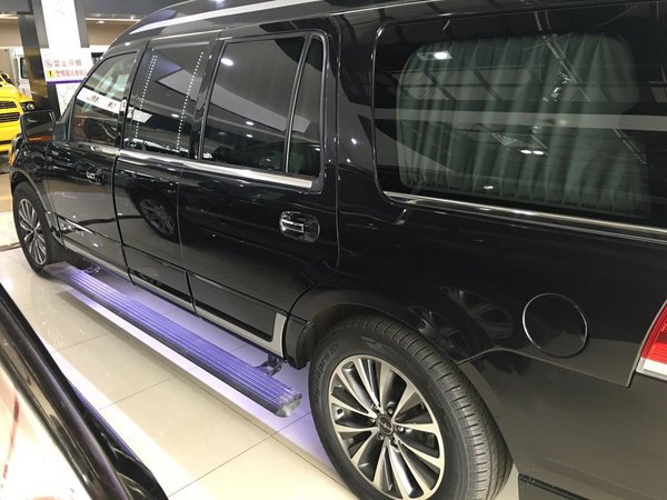 林肯領(lǐng)袖一號(hào)加長降價(jià) 全球限量百萬SUV-圖3