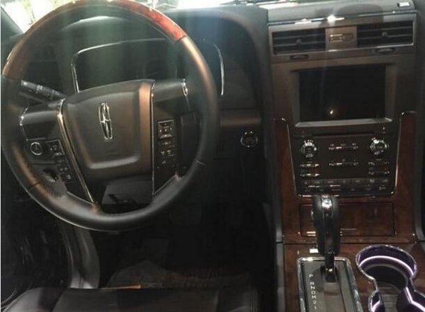 全新林肯领航员现车96万 3.5TT至尊商务-图4