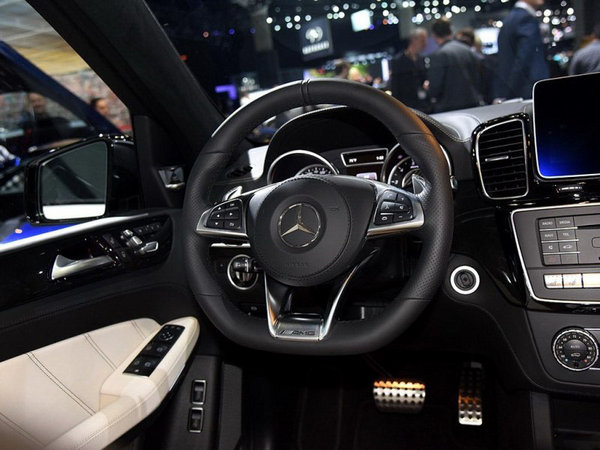七座SUV奔驰GLS63高性能称霸 低惠享驾感-图4