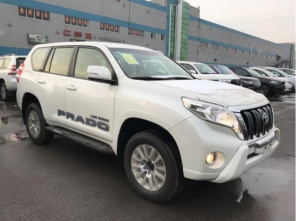 2017款中東版霸道3000柴油版現(xiàn)車可分期-圖6