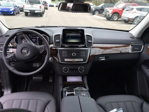 17款奔馳GLS450現(xiàn)車 感恩月回饋新老客戶-圖5