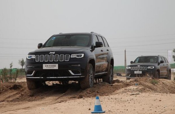 2017款全新Jeep大切诺基豪华SUV天津上市-图4