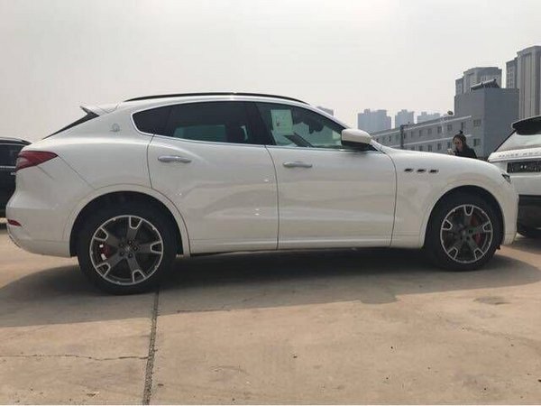 玛莎拉蒂莱万特SUV 3.0TS高功率性能巅峰-图3