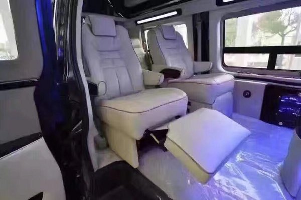 新款GMC商務(wù)之星 65萬可擁有豪華保姆車-圖4