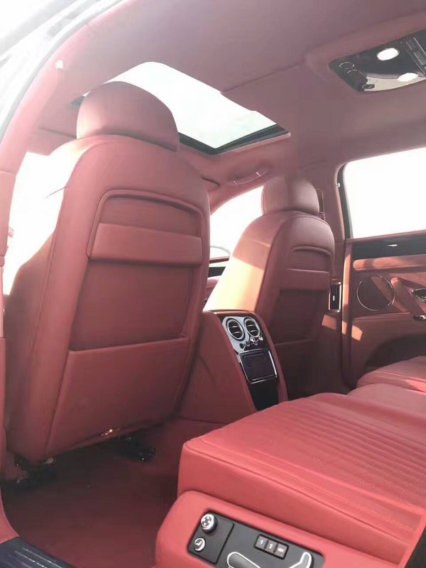 17款宾利飞驰V8S完美驾感 秒杀限量抢购-图9