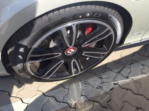 賓利飛馳歐版皇室品質(zhì)V8高性能金色現(xiàn)車-圖4