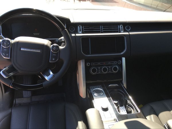 17款路虎揽胜行政欧规 彭拜动力感受沉稳-图5