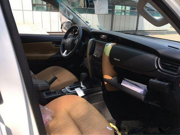 17款豐田穿越者2.7L現(xiàn)車32萬 配置包詳解-圖5