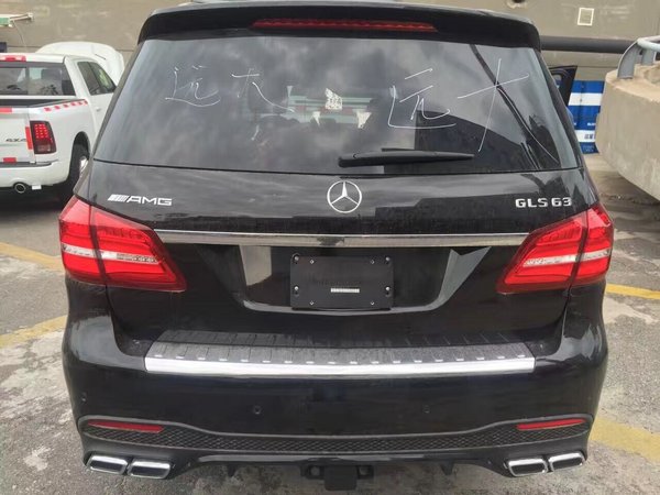17款奔馳GLS63新行情 港口巨獻240萬現(xiàn)車-圖3