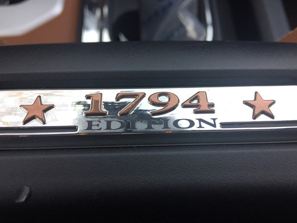 2017款丰田坦途5.7L 扭矩强劲1794版皮卡-图12