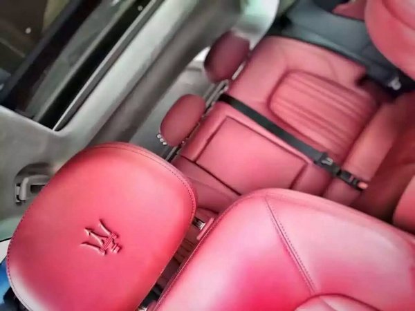 17款瑪莎拉蒂LEVANTE 現(xiàn)車95萬一口價SUV-圖7