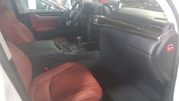 17款雷克薩斯LX570 八座極品凌志搶底價-圖5