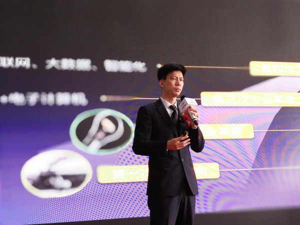 胡俊汽车，创新驱动，引领未来，胡俊汽车，创新驱动，领航未来