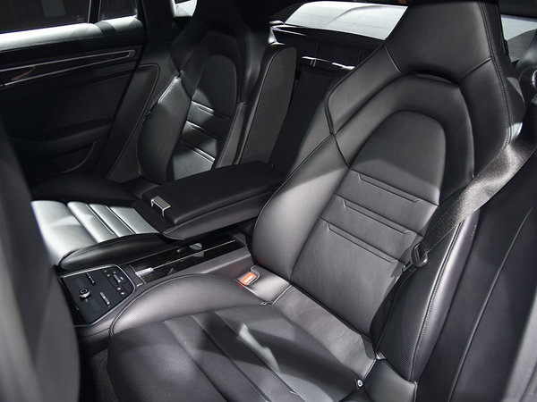 2017款保时捷帕纳梅拉 极速轿跑盛惠临门-图6