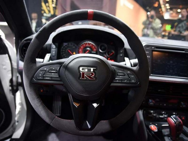 2017款日产战神GTR 称霸赛道驾驭更自如-图5