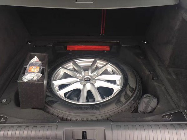 17款路虎揽胜运动个性改装 户外实拍图解-图8