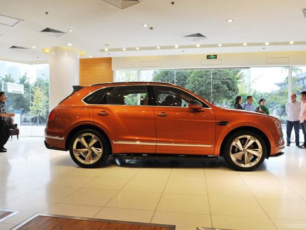 17款宾利添越现车 鹤立鸡群越野超值特惠-图3