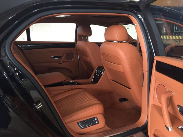 2017款宾利飞驰V8S 四座豪车配备舒适包-图6
