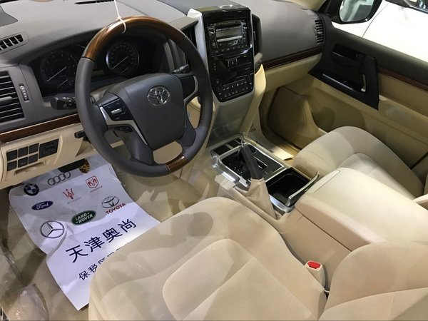 2017款丰田酷路泽4000/4600 巡洋舰底价-图5