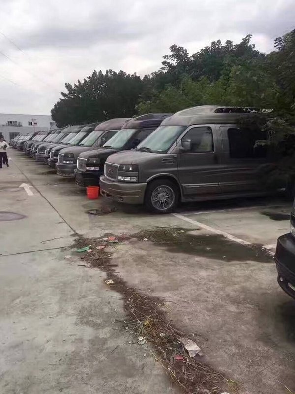 16款GMC商務(wù)之星現(xiàn)車 工藝雕飾商務(wù)房車-圖2