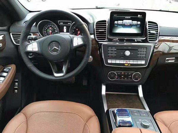 2017款奔馳GLS450 越野中的貴族特惠來襲-圖4