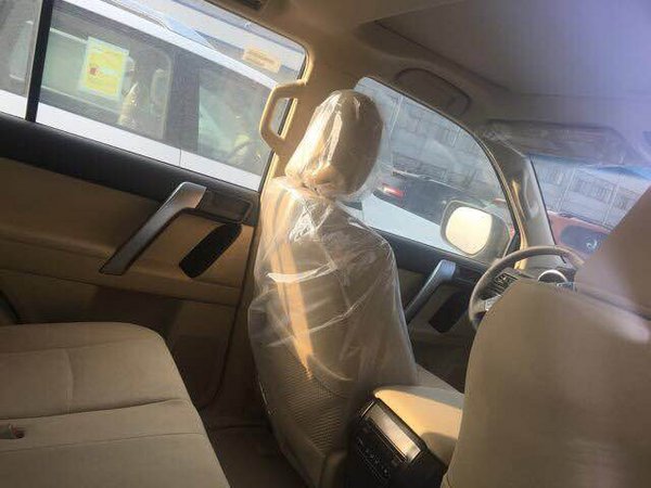 16款丰田霸道4000壕礼装备 天窗遥启顶配-图5