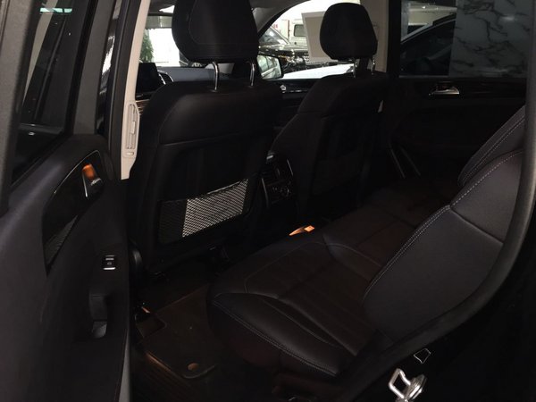 17款奔馳GLS450現(xiàn)車 八月特降100萬絕殺-圖6