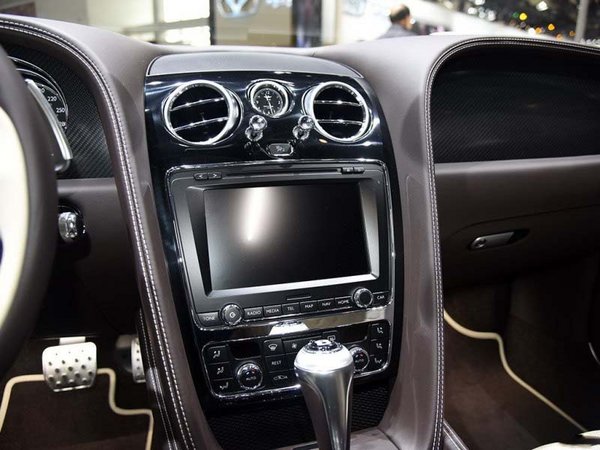 2017款宾利欧陆GT 内舱装潢考究豪惠驾享-图5