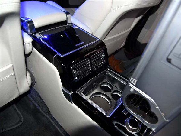 16款路虎揽胜行政行情 揽胜批发价108万-图5