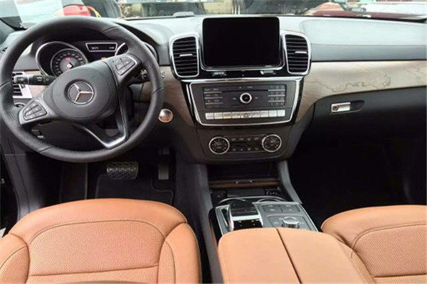 17款奔馳GLS450配置 獨(dú)霸車(chē)市GLS級(jí)越駕-圖6