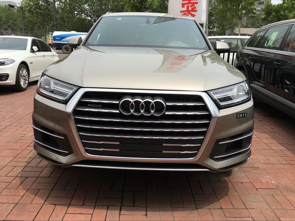 2017款奥迪Q7现车 极奢内饰越野性能升级-图2