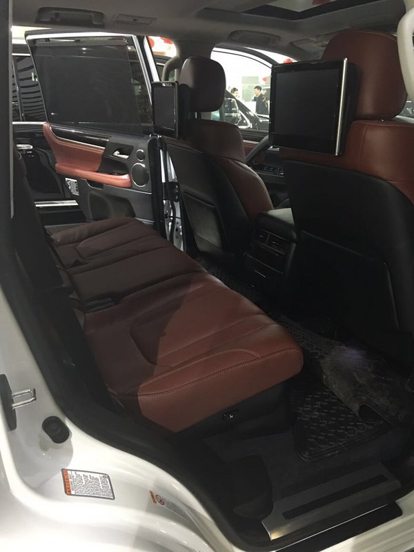 首批顶配2017款雷克萨斯LX570 现车价格-图9