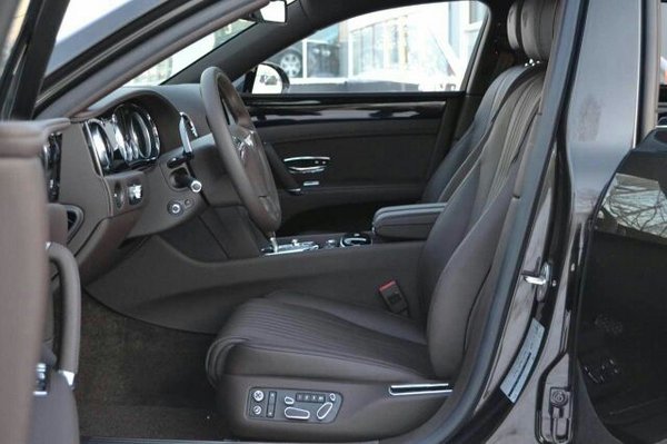 17款宾利飞驰全新配置 实力V8底价秒团购-图5