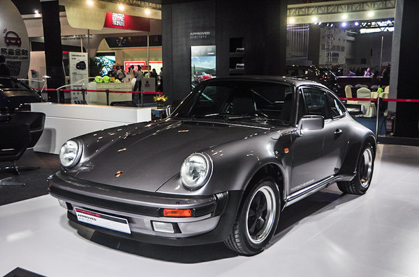 [1989年款的保时捷 911 turbo 3.3 coupe]