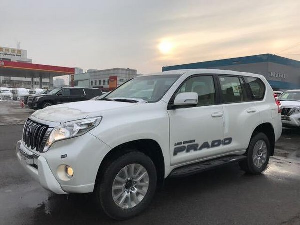 2017款中東版霸道3000柴油版現(xiàn)車可分期-圖4