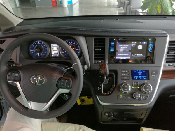 17款丰田塞纳3.5L 双天窗顶配进口商务车-图4