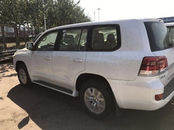 17款豐田酷路澤4000中東版 港口現(xiàn)車優(yōu)惠-圖4