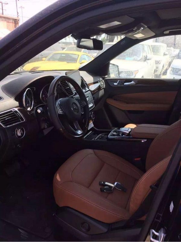 17款奔驰GLS450现车102万 优惠金融服务-图4