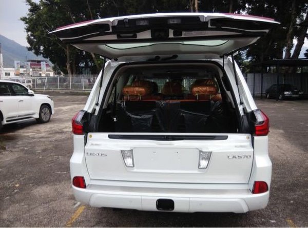 17款雷克萨斯LX570 至尊八座SUV独一无二-图10