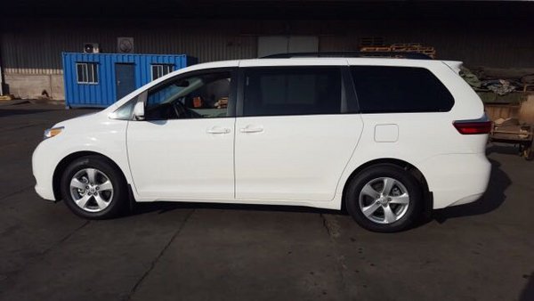 17款丰田塞纳四驱现车 49万开走顶级商务-图8