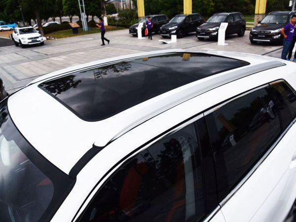 定位于中型SUV,众泰大迈X7实车正式发布-图6