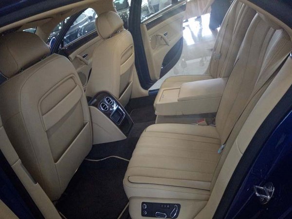 2016款賓利飛馳4.0T現(xiàn)車 巨降豪駕迎金秋-圖6