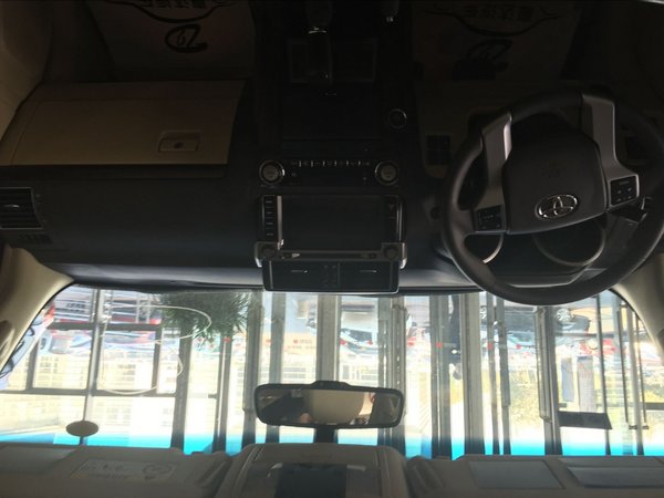 2017款豐田霸道4000 現(xiàn)車搶占情人節(jié)頭條-圖6
